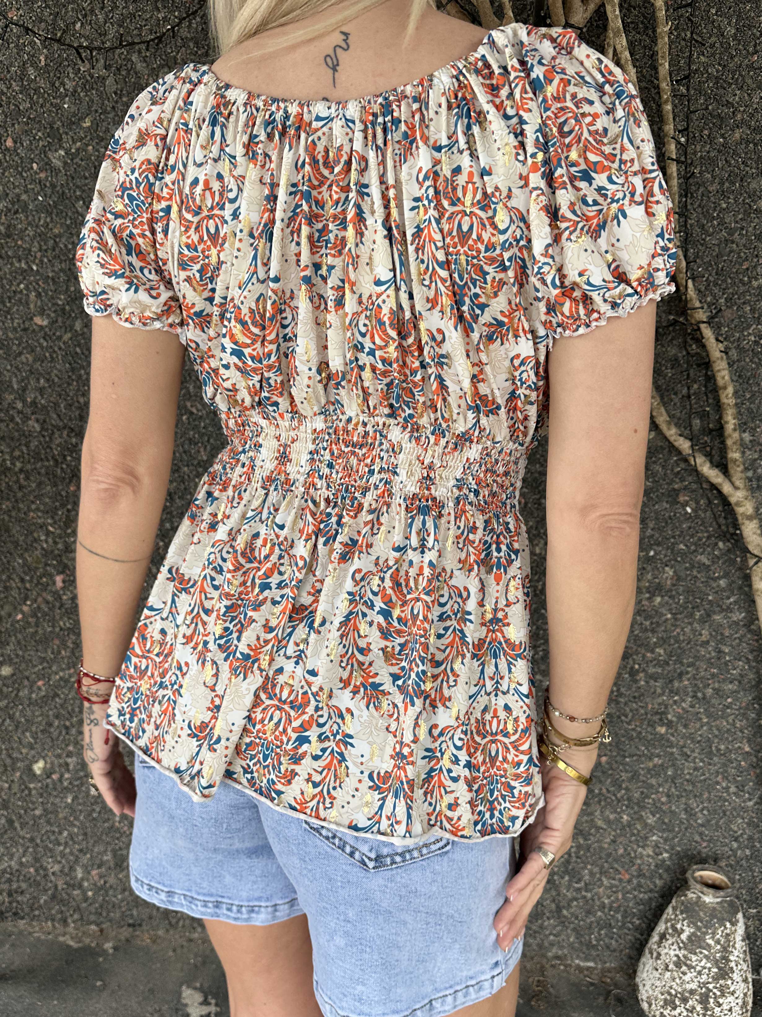 Cora Royal Shirt - Söt elastisk blus med resår under bysten